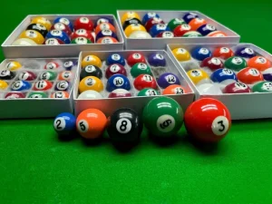 Custom OEM Chinese-style 8-ball Billiard Balls American Pool Balls