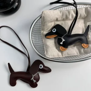 Cute Dachshund Dog Leather Keychain Bag Charms Puppy Animal Pendant Leather Dog Key Ring Handbag Backpack Ornament Fashion Decor
