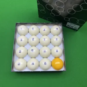 Factory High Quality Complete Set of 67.5mm Resin Pool Billiards Balls 5kg Customizable Russian Style
