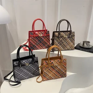 Fashionable Women’s Summer Hand-Woven Tote Bag Zipper Closure Versatile Lightweight Shoulder/Crossbody Bag Colorful Accents