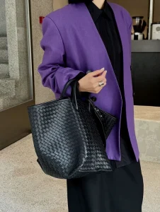 Ladies Stylish New Large Capacity Tote Bag Luxury Designer Style Handbag Trending Shoulder Crossbody Bag for Shopping and Daily
