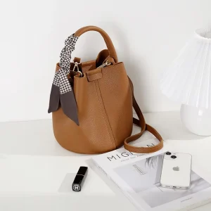 Large Capacity Women’s Retro Crossbody Bags Single Strap Fashion Handbags Purses Scarf Decoration Top Accessory