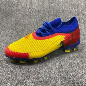 Popular Design Breathable and Comfortable Soccer Shoe Football Boots